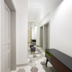 Deluxe Studio